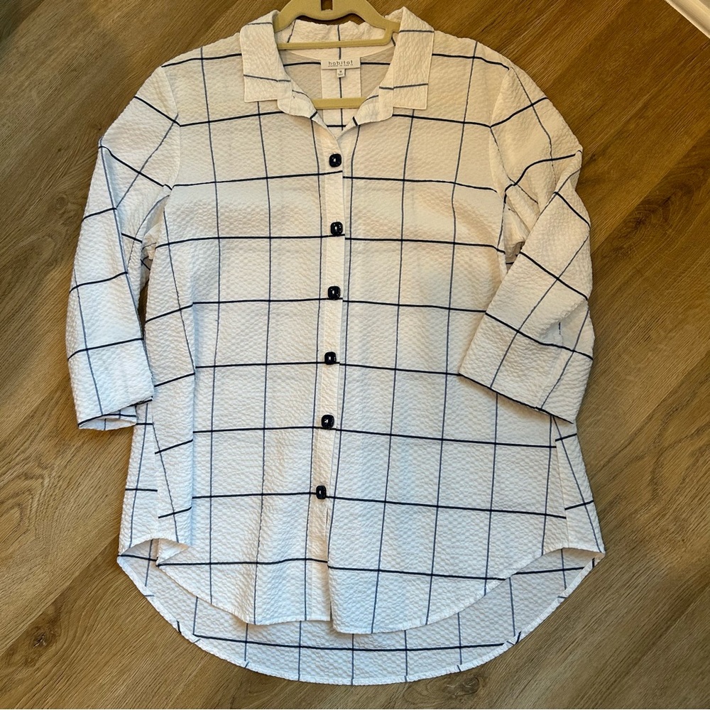 NWOT Habitat white top with navy stripes size Medium